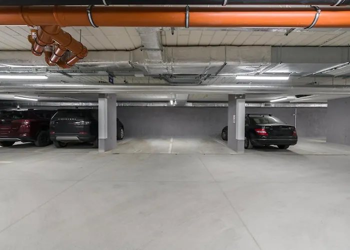 Rejtana With Free Garage By Renters * Познань