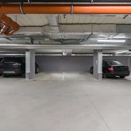 Rejtana With Free Garage By Renters * Poznan